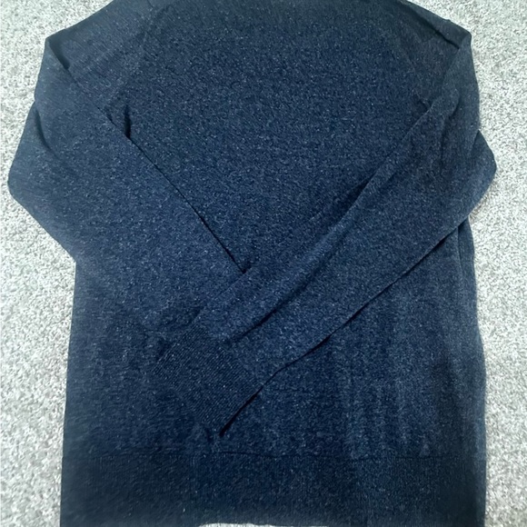 NWT men’s medium navy blue v neck old navy sweater - Picture 5 of 5